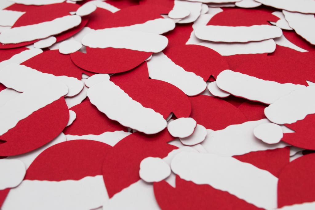 santa hats made of paper